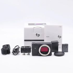 SIGMA fp ボディ フルサイズミラーレス 小型 軽量 シネマ/動画制作/静止画撮影両対応【中古】