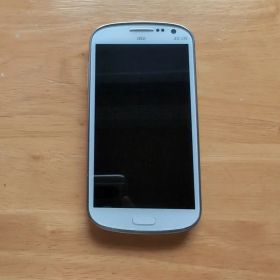 ［美品］Samsung Galaxy S III ホワイト 4G LTE