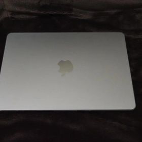 MacBook Air M4 2025年モデル13.6インチ MW0X3J/A