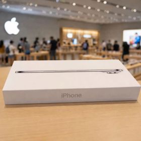 iPhone Air 256GB クラウドホワイト SIMフリー