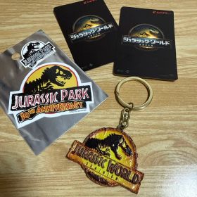 ジュラシックワールド DOMINION メタルキーホルダー 恐竜 ステッカー