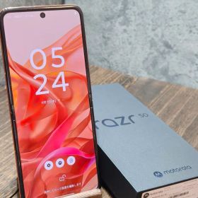 新品同様品 Motorola razr 50 512GB SIMフリー スマホ