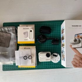 Insta360 GO3 アクションカメラ 本体 64GB クイックリーダー