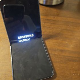 サムスン(SAMSUNG)の【説明必読】Galaxy Z Flip5 512GB 8GB グラファイト(スマートフォン本体)