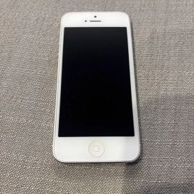 Apple iPhone 5 シルバー 4インチ