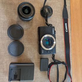 Canon EOS M200 バッテリーパック、レンズ、レンズカバー、充電器付き