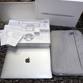 【美品】 MacBook Air 2020 13インチ 16GB Apple純正