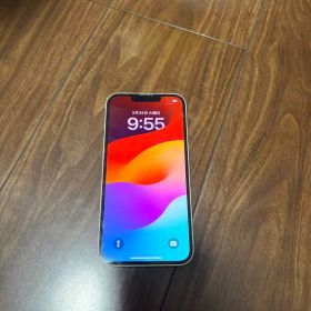 Apple iPhone 13ホワイト本体