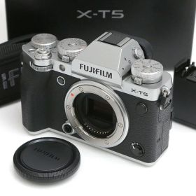 【中古】【美品】富士フイルム FUJIFILM X-T5 ボディ [シルバー]（センサー清掃済み） CA01-B5022-2S2 富士フイルム FUJIFILM Xマウント ミラーレス APS-C 手ブレ補正 4K対応