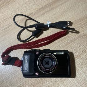 8797 OLYMPUS STYLUS TG-4 ブラック デジカメ 動作確認済み やや訳アリ