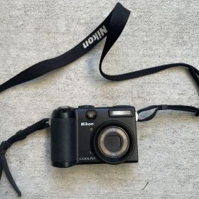 Nikon COOLPIX p5100デジタルカメラ ブラック