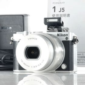 【ニコン】Nikon 1 J5 + 1 NIKKOR 10-30mm F3.5-5.6 VR ミラーレスカメラ #S530