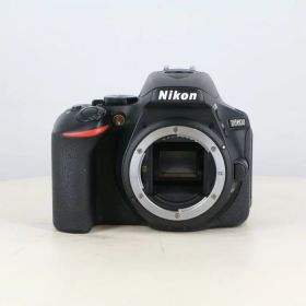 【中古】 (ニコン) Nikon D5600 ボデイ【中古カメラ デジタル一眼】 ランク：AB