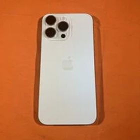 中古 【docomo版SIMフリー】Apple iPhone15 Pro Max 512GB ホワイトチタニウム MU6V3J/A 161268 状態： A:美品