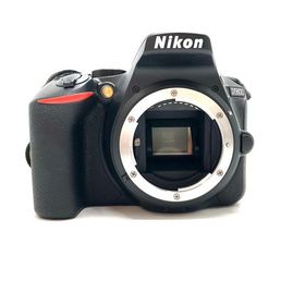 【全額返金保証】【最速発送】Nikon デジタル一眼 D5600 ボディ 美品 動作確認済