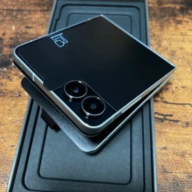 Galaxy Z Flip 7 256GB ミント SIMフリー ケース付き