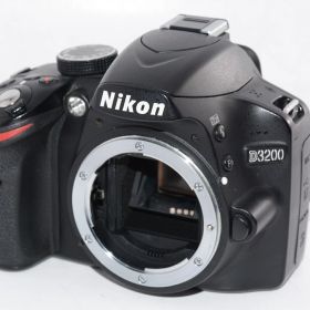 【中古】【外観並級】Nikon デジタル一眼レフカメラ D3200 ボディー ブラック D3200BK