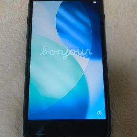 Apple iPhone SE (第二世代）128GB ブラック 本体