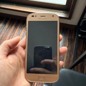 F-01L ゴールド スマートフォン 本体