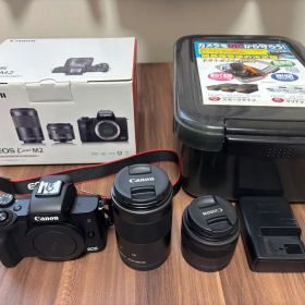 ミラーレス一眼カメラ EOS Kiss M2 ダブルズームキット ブラック