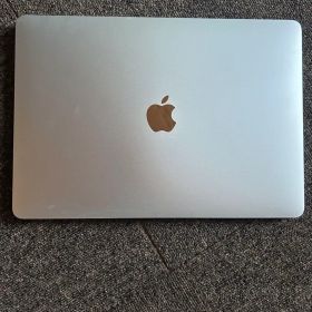 MacBook Pro13インチ M2チップスペースグレ -2022年