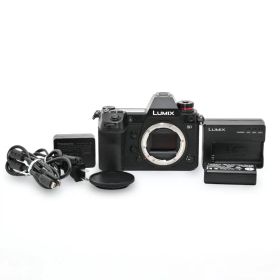 ほぼ新品・ショット数3407回・PanasonIc LUMIX DC-S1-K