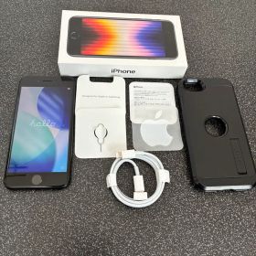 iPhone SE (第3世代) 、spigenのケース(スタンド付き)