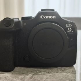 【箱付き/ 新同品】Canon EOS R6 Mark III ミラーレスカメラ