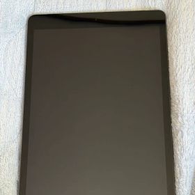 Apple iPad 第9世代 グレー 本体 カバー タッチペン 付き