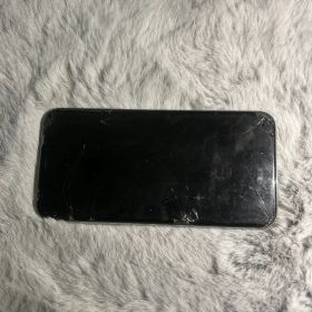 iPhone X ホワイト 背面ひび割れあり