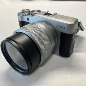 ☆美品/完動品☆ FUJIFILM X-A5 レンズキット シルバー 付属品完備