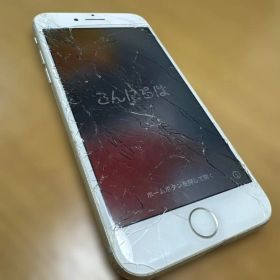 Apple iPhone 7 シルバー 本体 ジャンク品 スマートホン