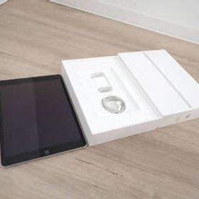 53217 中古 iPad Apple MK2L3J/A アップル 10.2インチ 第9世代 Wi-Fi 64GB 2021年秋モデル シルバー アイパッド タブレット PC 本体 純正 2