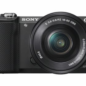 【中古】【非常に良い】SONY ミラーレス一眼 α5000 パワーズームレンズキット ブラック ILCE-5000L-B