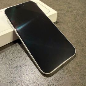 iPhone16ホワイト台湾版 美品 シャッター音なし