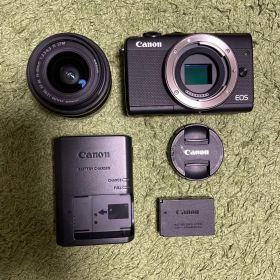 キヤノン EOS M100 ブラック★Wi-Fi＆自撮り★ズームレンズ付き