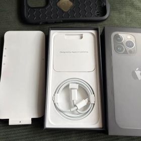 Apple iPhone 13Proグラファイト256GB ★美品★ ケース付き