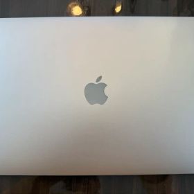 MacBook Air M1 2020 8GB 256GB バッテリー良好