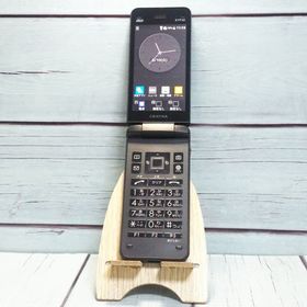 au GRATINA KYF42 ブラック 京セラ SIMロック 152