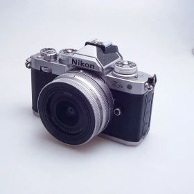 【中古】(ニコン) Nikon Z FC 16-50 VR レンズキツト シルバー