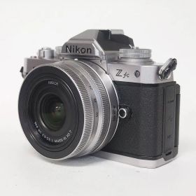 【中古】(ニコン) Nikon Z FC 16-50 VR レンズキツト シルバー