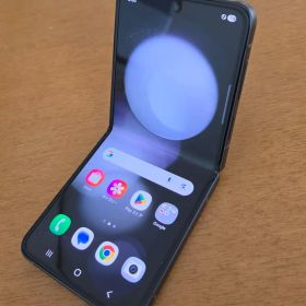 ★美品 GALAXY z flip 5 国内版 512GB グレー★