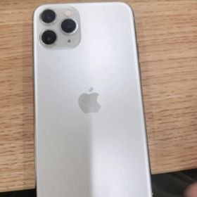 Apple iPhone 11 Pro シルバー 電源入りません