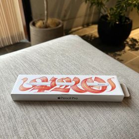 Apple Pencil Pro ホワイト