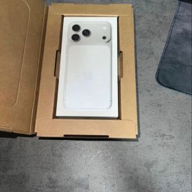 新品未開封 iPhone17ProMax 256GB シルバー