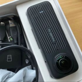 インスタ360 X4 本体