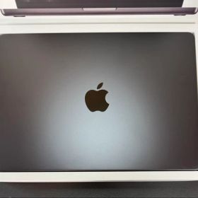 MacBook Pro 2024.14インチ、 M4. 16GB。512GB