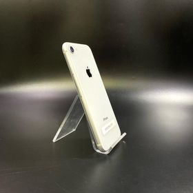 【全額返金保証】【最速発送】 iPhone 8 64GB シルバー docomo SIMフリー 白ロム 動作確認済 83%