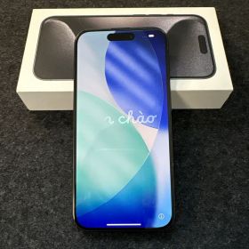 Apple iPhone 15 Pro ブラックチタニウム 本体