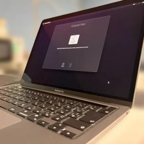 MacBook Pro 13インチ M1チップ バッテリ100% 充放電11回